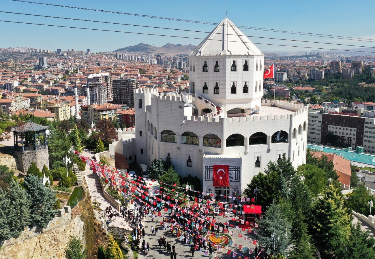 Estergonda Geleneksel T Rk El Sanatlar At Lyesi A Ld Ke I Ren