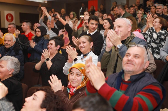 İki günde üç tiyatro gösterimi