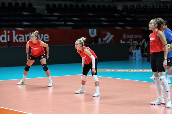 Kadın voleybol takımı Bursa deplasmanından galibiyetle döndü