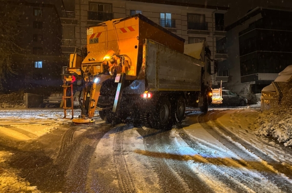 Kar yere, ekipler yollara düştü