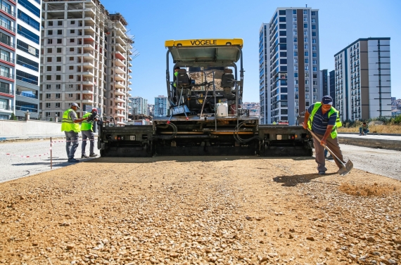 Keçiören’de hummalı yol çalışması