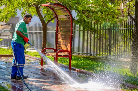 Sağlık ocakları ve camiler temizleniyor