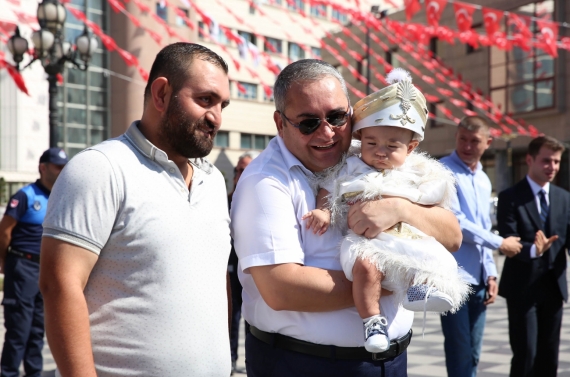 Sünnet çocukları hem gezdiler hem de eğlendiler