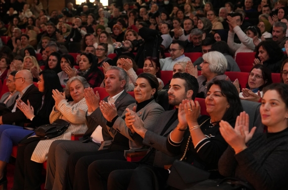 Usta oyunculardan Şifa Niyetine Anılar ve Türküler