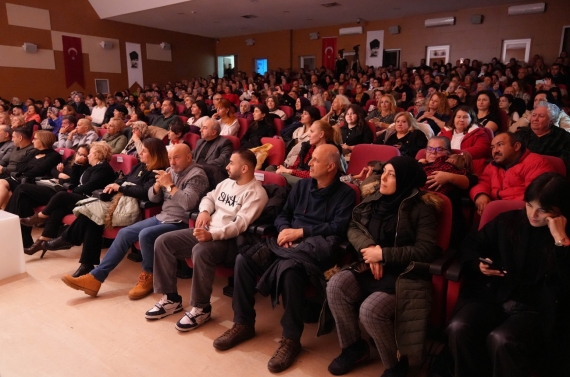 Zeki Müren sevilen şarkılarıyla anıldı