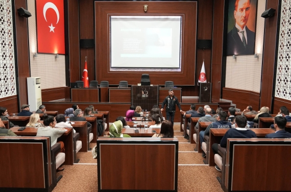 Keçiören’de bağımlılıkla mücadele semineri