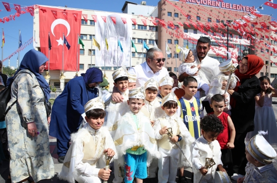 Sünnet çocukları hem gezdiler hem de eğlendiler