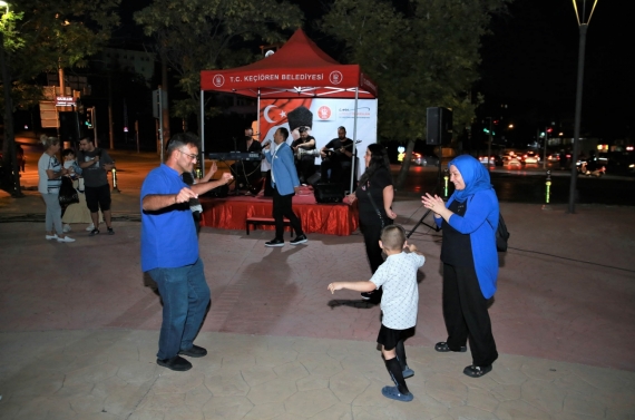 Yaza Merhaba Konserleri eğlendiriyor